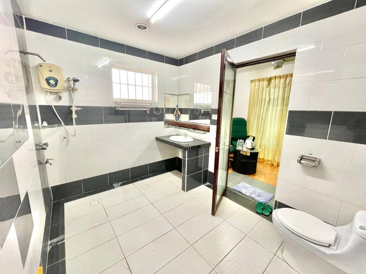 Borneo Inn Kota Kinabalu Oda fotoğraf